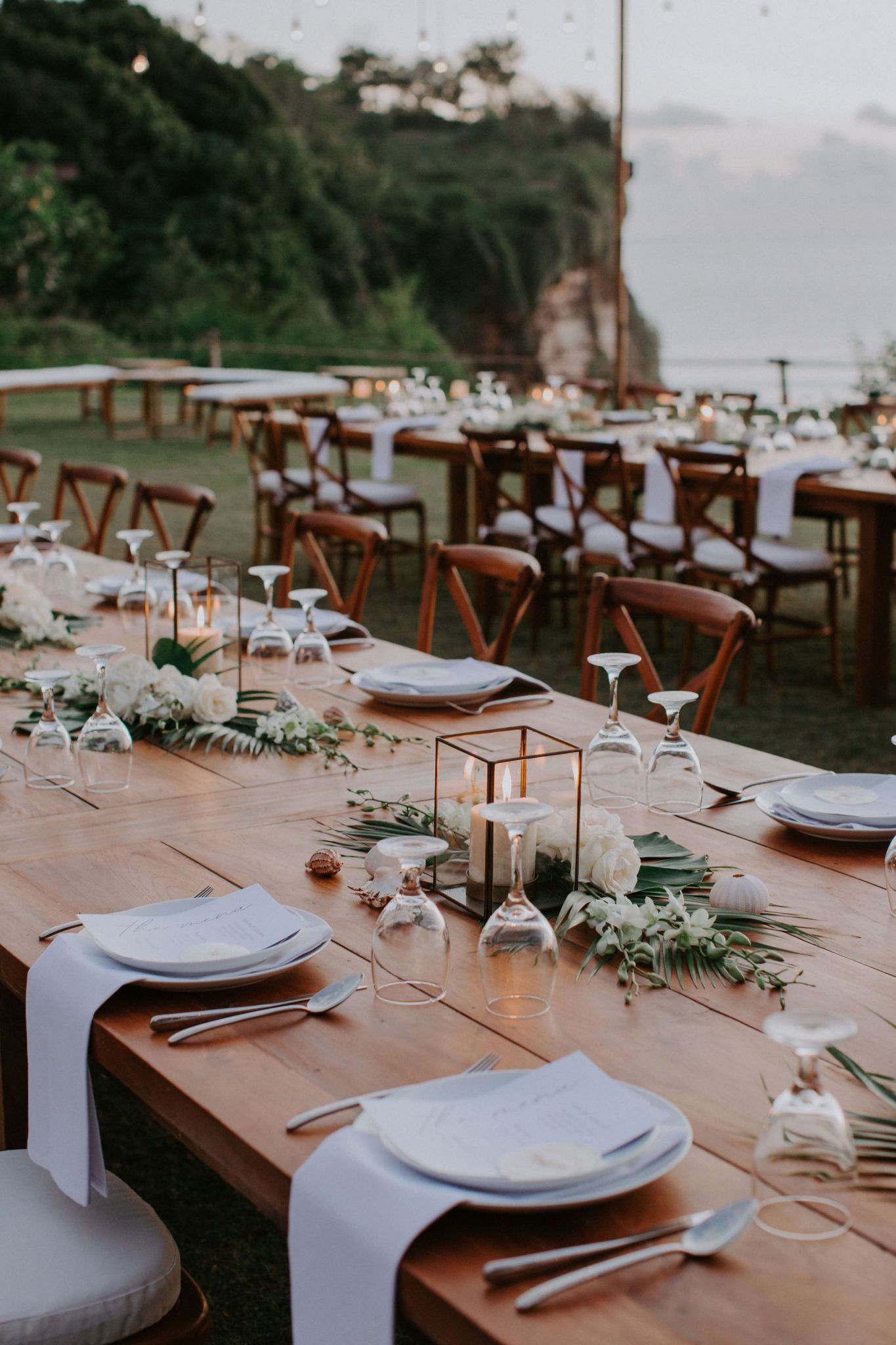 Table Setting Details: The Artistry of Elegance and Decor at Uluwatu Surf Villas