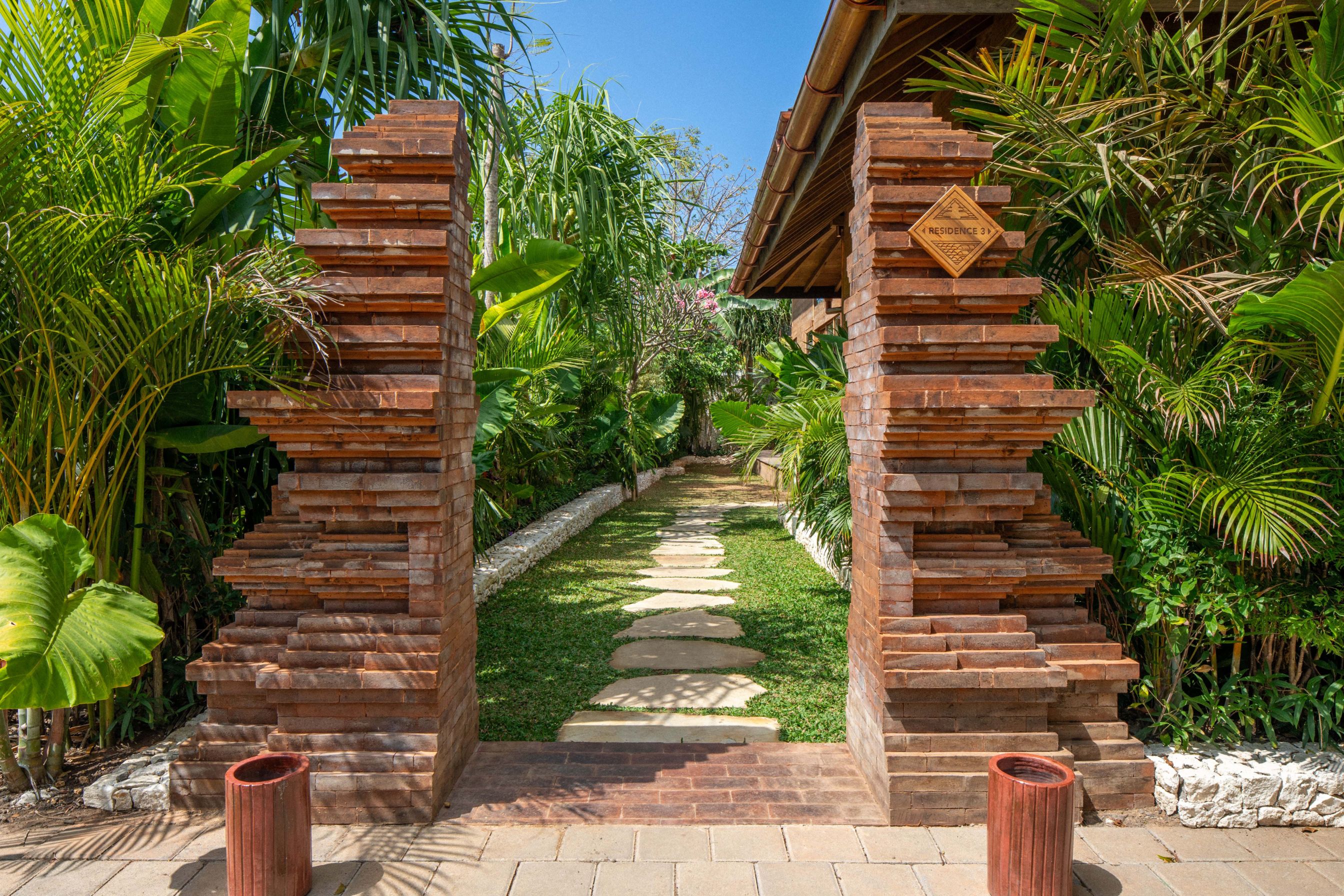 Residence 3 - Entrance